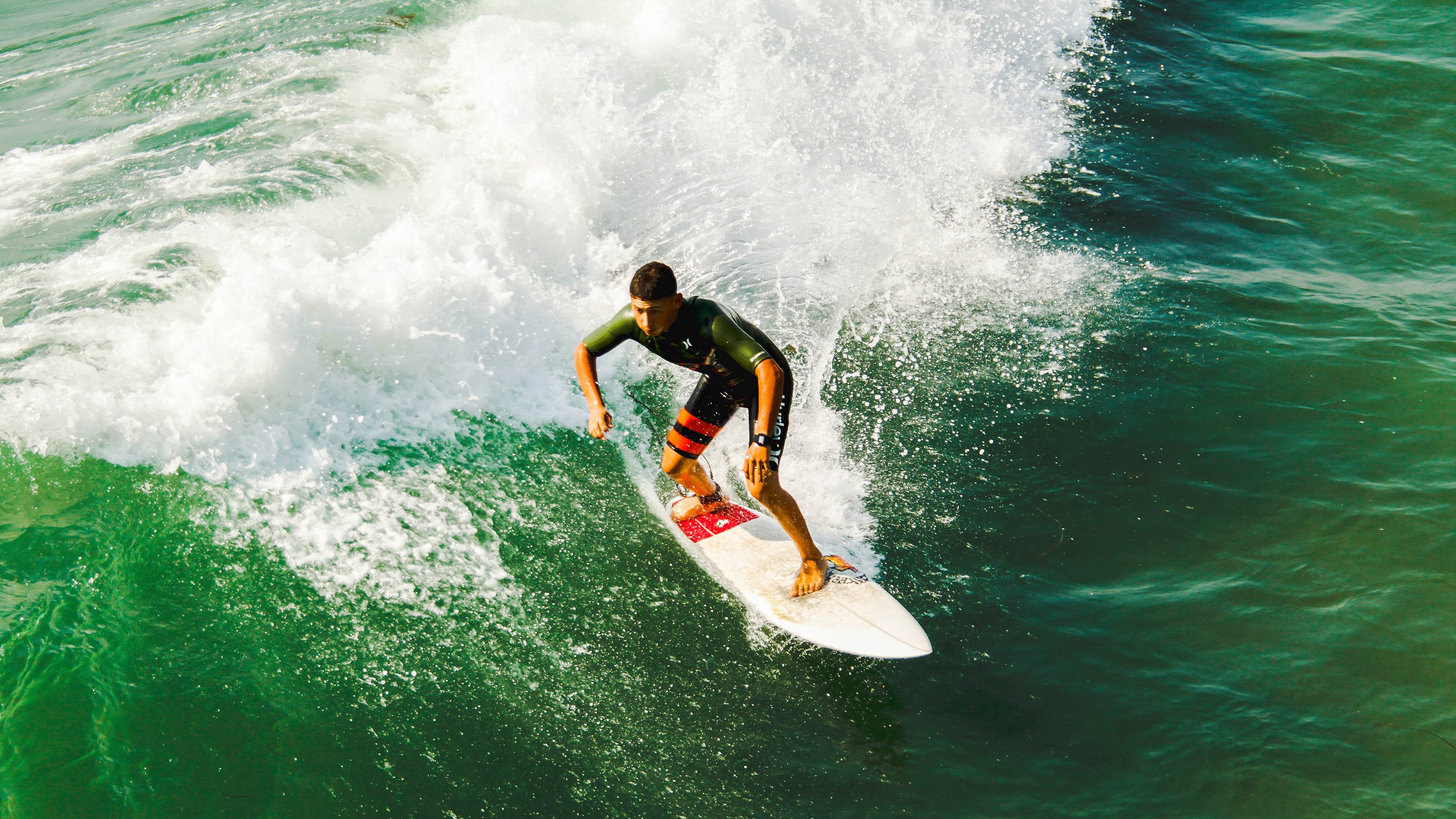 特斯·冯·迪克：在紧张的比赛环境下仍保持冷静，为南非队带来稳定性
