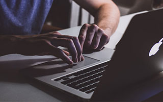 爱游戏体育app-《电竞与高校合作：打造产学研一体化的新典范》，电竞学校和普通学校的区别